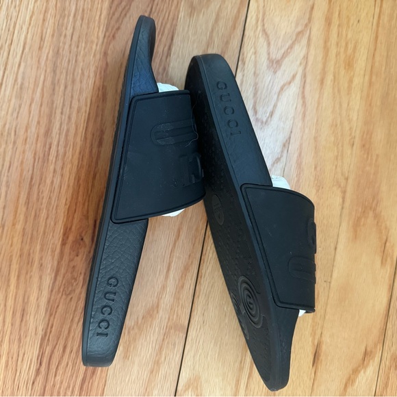 Authentic Gucci rubber interlocking G logo slides